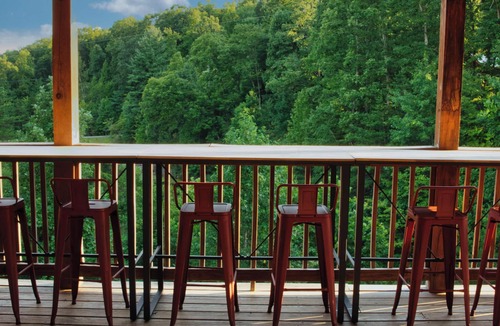Rogers Cabin | Klyfta Haus 4 BR Lakeview Fishing Hot Tub EV Charger