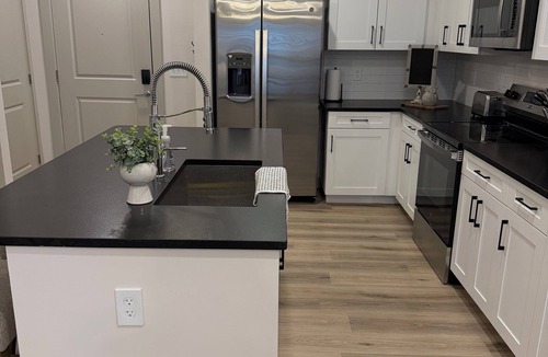 Knoxville Apartment | Knoxville Weekend HQ within walking distance of Neyland Stadium