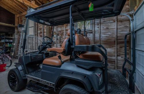 Oak Island House | Kraken Kove