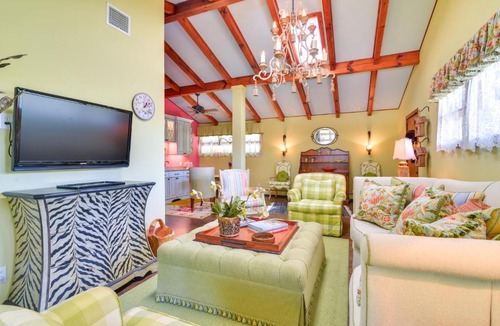 Little Switzerland House | 'La Petite Chalet' w/Blue Ridge Mountain Views!