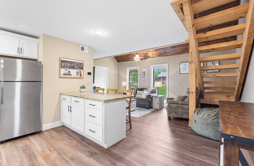 Branson House | Lake Access- Rustic Hickory Haven