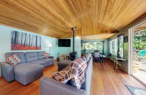 Grapeview House | Lake Benson Rendezvous