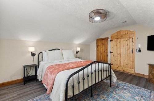 Burnside House | Lake Cumberland Cedar Hideaway