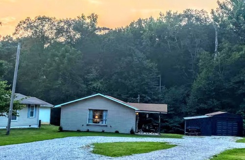 Monticello House | Lake Cumberland Cozy retreat, close to Conley Bottom and Monticello KY