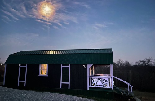 Nancy House | LAKE CUMBERLAND Get-a-Way! Charming House. BOAT RAMP NEARBY - Wifi - RV Hookups
