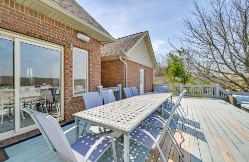 Bronston House | Lake Cumberland Home w/Hot Tub & Game Room