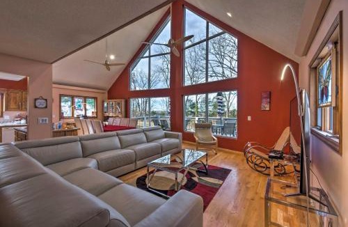 Mill Springs House | Lake Cumberland Home w/Deck + Water Access!