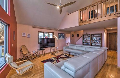 Mill Springs House | Lake Cumberland Home w/Deck + Water Access!