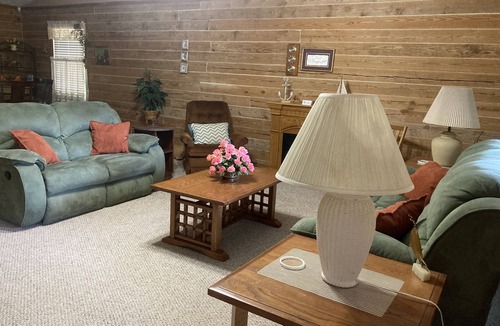Nancy Cabin | Lake Cumberland Log Cabin minutes from Lee's Ford Marina and Pulaski County ParK
