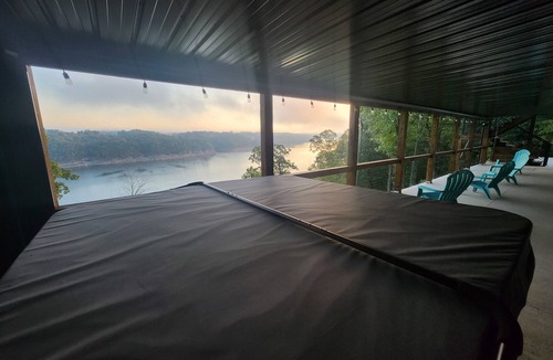 Sloans Valley House | Lake Cumberland Luxury #2! Amazing Lake views, hot tub, fire pit!