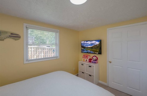 Bronston House | Lake Cumberland retreat with beautiful views, hot tub, and private dock