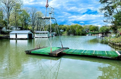 Hickory Bed & Breakfast | Lake Front Bed & Breakfast