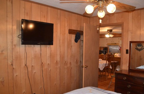 Leesburg House | Lake Front House! Great fishing on Lake Weiss