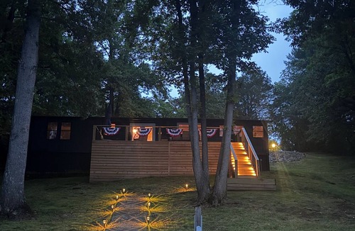 Goodview House | Lake front Pleasure Point Retreat with private dock!