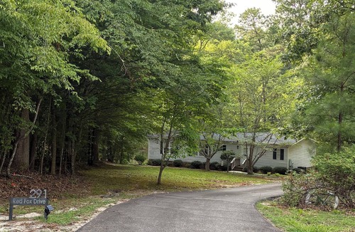 Bracey House | Lake Gaston Waterfront Retreat 3BR 2BA in Bracey VA