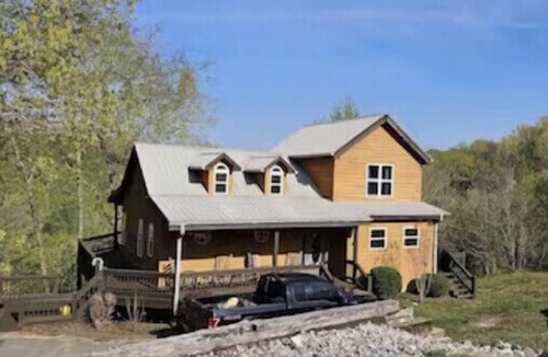 Byrdstown House | Lake getaway less than 1 mile from Dale Hollow lake.