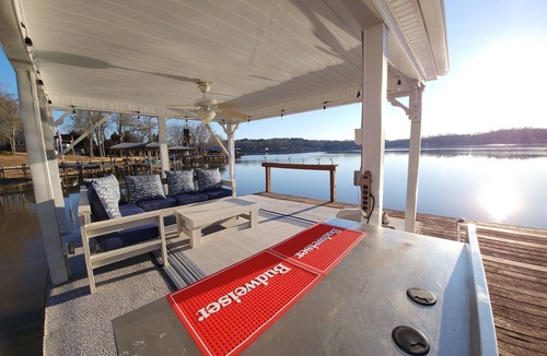Waterloo Cottage | Lake Greenwood Guesthouse-Bring your boat and your pup!