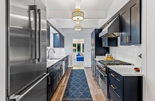 Landrum House | Lake Lanier Retreat – Renovated Luxury + Lake Access & Sunset Views