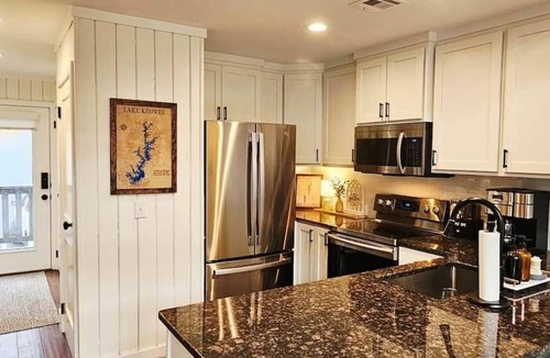 Salem Condo | Lake Life on the Golf Course - Best of Both Worlds