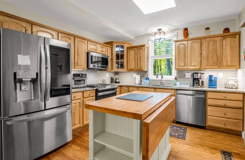 Lake Lure House | Lake Lure (FULLY OPEN), Rumbling Bald Amenities: Swim Beach, Pool. Pretty Views, Golf Cart, Hot Tub, Firepit