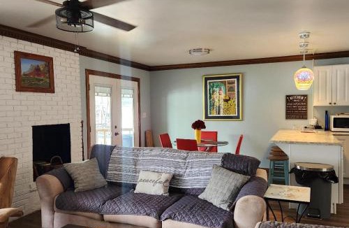 Penrod House | Lake Malone ky Lake shore home right on water with private boat dock, A Shore Thing