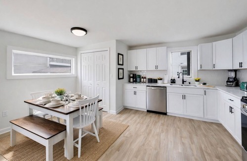 La Porte Villa | Lake Michigan Cozy House 5 Stars With Bog Pool, All You Need!