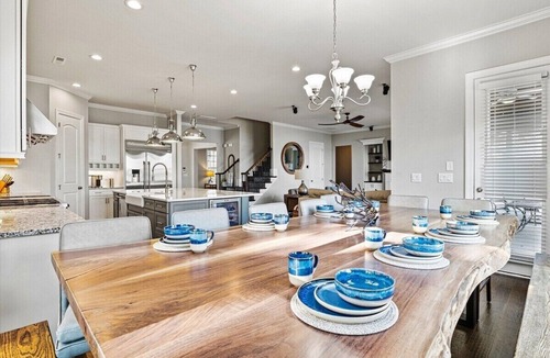 Denver Villa | Lake Norman Lakefront Estate — Sleeps 22, Movie Theater, Biggest Dock on the Lake (3,400 sqft), 2 Full Chef's Kitchens, Resort-Style Living