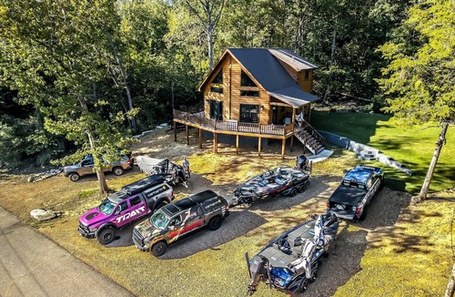 Guntersville House | LAKE VIEW Perfect family getaway, fishing spot or retreat 3 mi to City Harbor