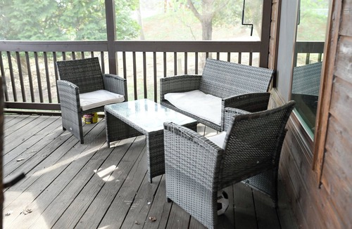 Goodview House | Lakefront 3-bedroom house in charming Goodview