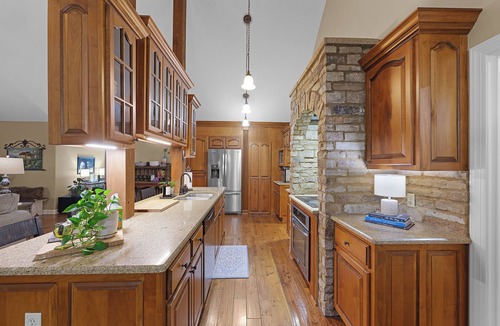 Fruitvale House | Lakefront Barndominium on 40 Private Acres - Pontoon - Sleeps 10
