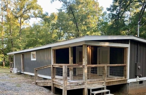 Tignall House | Lakefront Cabin Vacation at Harvest Moon Cove