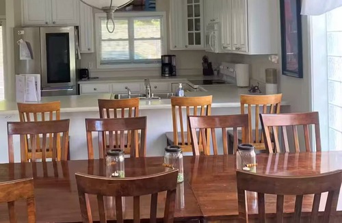 La Follette Condo | LAKEFRONT Deerfield condo on Norris FIRST ROW steps to covered boat slip & pool