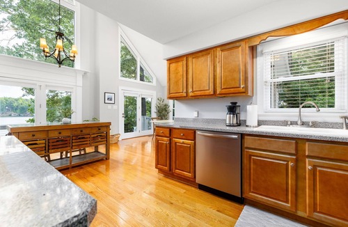 Bracey House | Lakefront, Dock, Slide, Tiki Bar, Kayaks, Fire pit, Pet Friendly