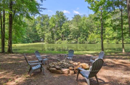 Pine Mountain Valley House | Lakefront Hamilton Cabin w/Dock & Fire Pit!
