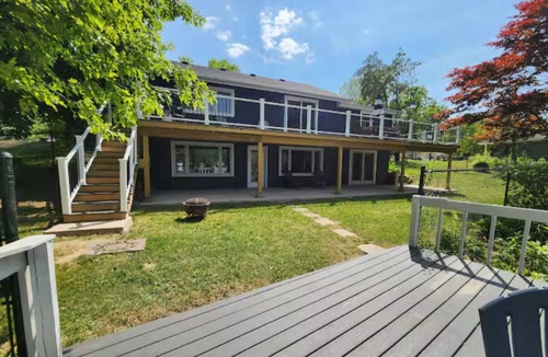 Columbia City House | LAKEFRONT HAVEN: 4BR/3BA TAKE ADVANTAGE OF KAYAKING, SWIMMING, & BOAT RENTALS!