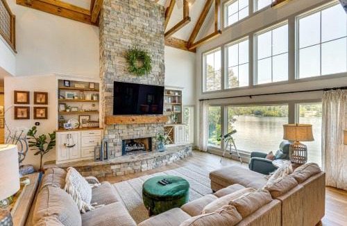 Hiawassee House | Lakefront Hiawassee Gem: Boat Dock w/Rooftop Deck