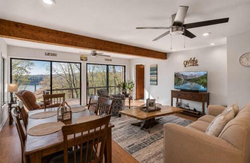 Se Ree House | Lakefront Home Serene Views & Deck Near Mammoth Cave