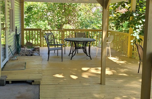 New River House | Lakefront On A Quiet Cove At Claytor Lake. Spring and Summer dates nearly gone!
