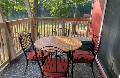 Henrico Cottage | Lakefront spectacular view