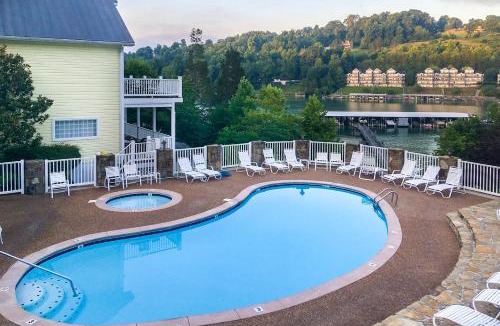 La Follette House | Lakefront Stay Sleeps 4 Decks Pool Golf Clubhouse