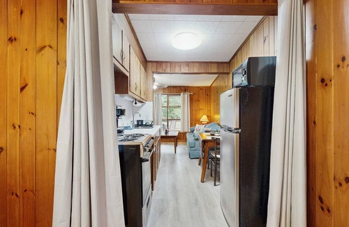 Flat Rock Condo | Lakeside condo, dog-friendly, AC, large porch, shared amenities, beach access, pool, tennis