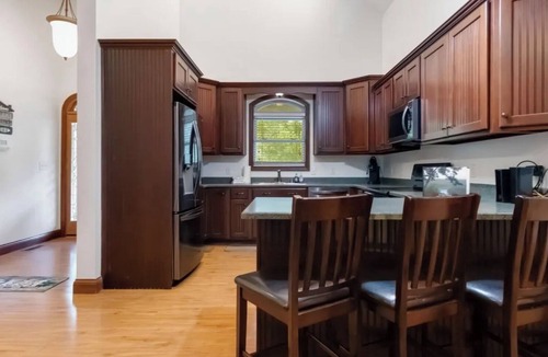 Sloans Valley House | Lakeside Hideaway 5BR lakefront home with hot tub, pools, pickleball, boat ramp