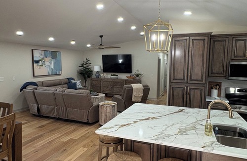 Mammoth Cave House | Lakeview Landing - Newly Remodeled Beautiful Lakefront Home With Dock