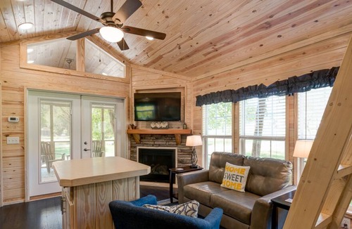 Upward House | Lakeview Tiny House at SIMPLE LIFE Gated Community