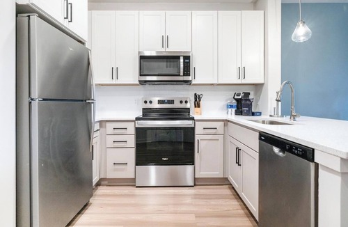 Downtown Knoxville Apartment | Landing | Amazing 1BD, Gym, Pool