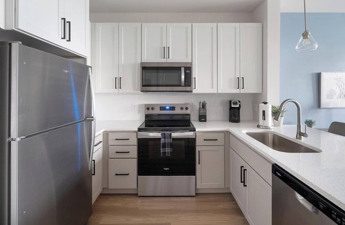 Downtown Knoxville Apartment | Landing | Amazing 1BD, Game Room, Pool