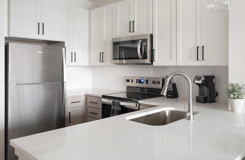 Downtown Knoxville Apartment | Landing | Amazing 1BD, Game Room, Pool
