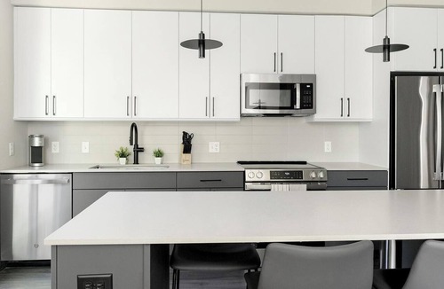 Southwest Raleigh Apartment | Landing | Amazing 1BD in Caraleigh