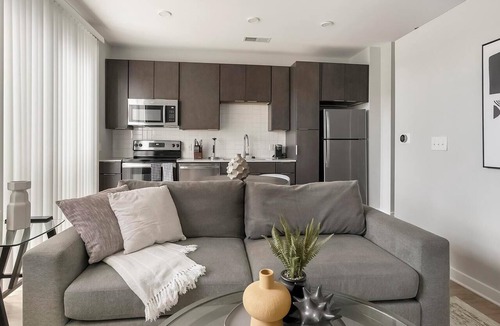 Downtown Apartment | Landing | Amazing 1BD, Yoga Studio, Courtyard