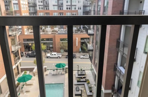 Downtown Apartment | Landing | Amazing 1BD, Yoga Studio, Courtyard